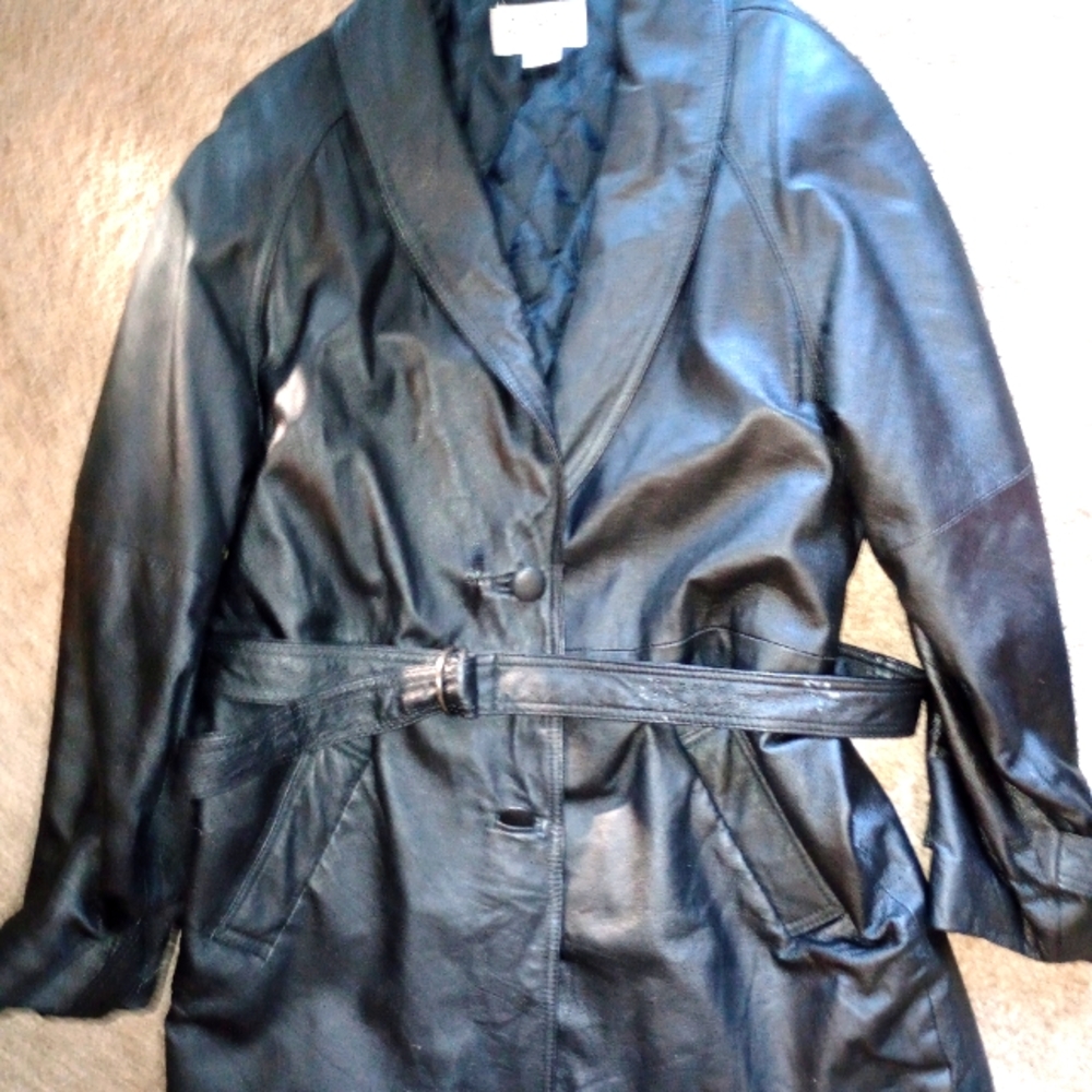 Women's Black Liz Byers Essentials leather coat